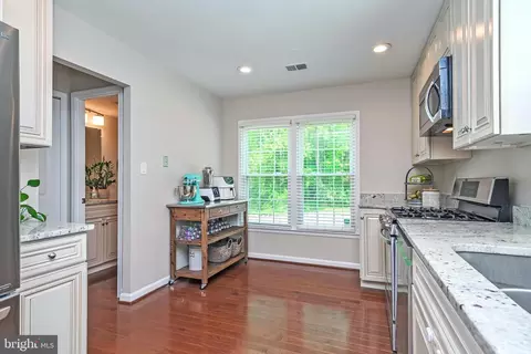 5310 Danbury Forest Dr, Springfield, VA 22151 photo 14