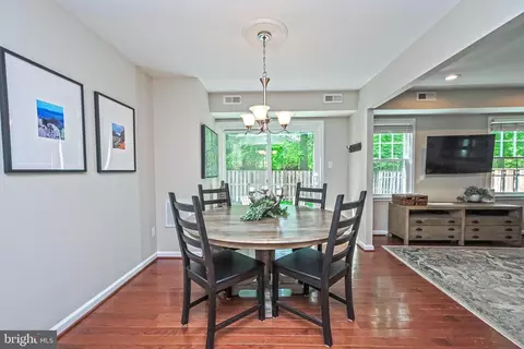 5310 Danbury Forest Dr, Springfield, VA 22151 photo 7