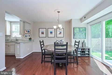 5310 Danbury Forest Dr, Springfield, VA 22151 photo 9