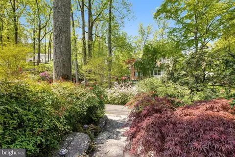 Exterior - 7028 Arbor Ln, Mclean, VA 22101 photo 7 of 7