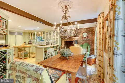Dining - 7028 Arbor Ln, Mclean, VA 22101 photo 6 of 7