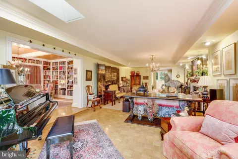 Living - 7028 Arbor Ln, Mclean, VA 22101 photo 6 of 9