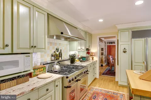 Kitchen - 7028 Arbor Ln, Mclean, VA 22101 photo 6 of 6