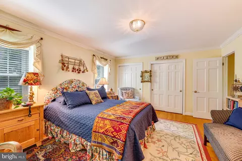 Bedroom - 7028 Arbor Ln, Mclean, VA 22101 photo 6 of 8