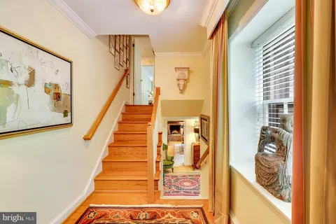 Entry Way - 7028 Arbor Ln, Mclean, VA 22101 photo 3 of 4