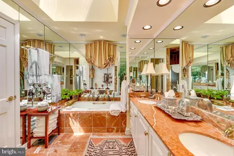 Bath - 7028 Arbor Ln, Mclean, VA 22101 photo 1 of 6
