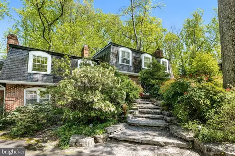 Exterior - 7028 Arbor Ln, Mclean, VA 22101 photo 6 of 7