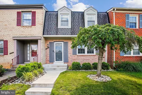 7456 Covent Wood Ct, Annandale, VA 22003
