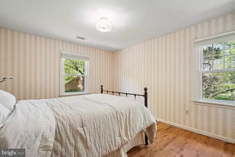 Bedroom - 1034 Northwoods Trl, Mclean, VA 22102 photo 6 of 8