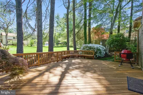 Exterior - 1034 Northwoods Trl, Mclean, VA 22102 photo 8 of 19