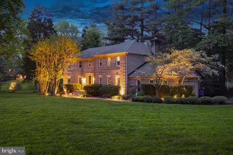 Exterior - 1034 Northwoods Trl, Mclean, VA 22102 photo 17 of 19