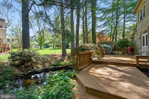 Exterior - 1034 Northwoods Trl, Mclean, VA 22102 photo 7 of 19