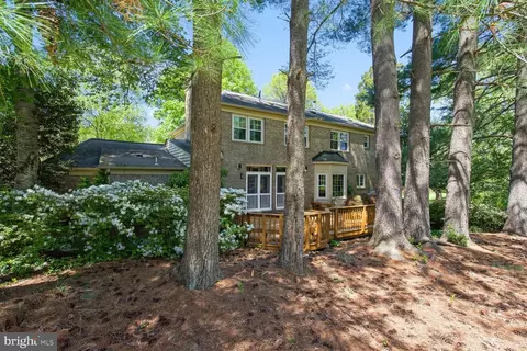 Exterior - 1034 Northwoods Trl, Mclean, VA 22102 photo 9 of 19