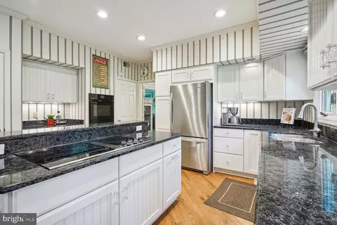 Kitchen - 1034 Northwoods Trl, Mclean, VA 22102 photo 2 of 3