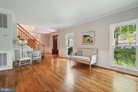 Living - 1034 Northwoods Trl, Mclean, VA 22102 photo 3 of 5