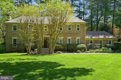 1034 Northwoods Trl, Mclean, VA 22102