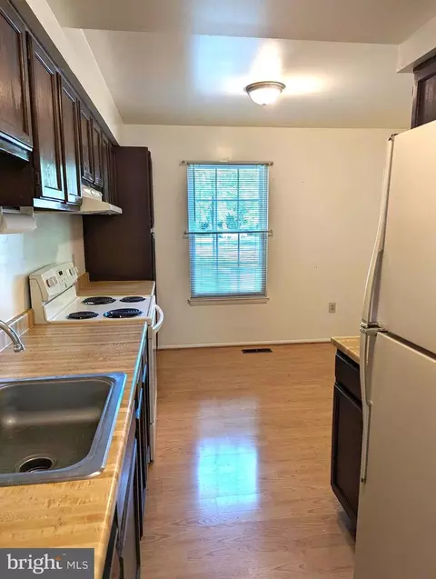 6436 Old Scotts Ct, Springfield, VA 22152 photo 7