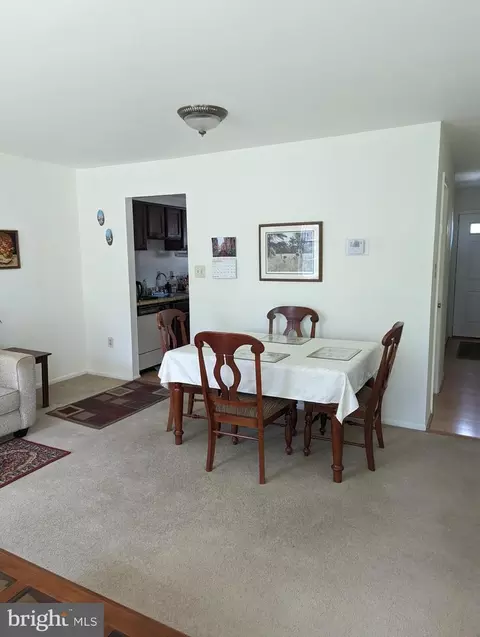 6436 Old Scotts Ct, Springfield, VA 22152 photo 3