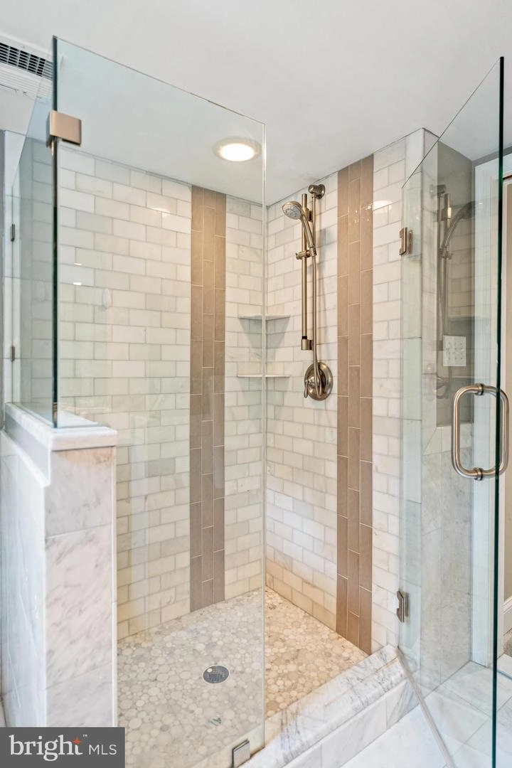 Bath - 8713 Kerry Ln, Springfield, VA 22152 photo 8 of 8