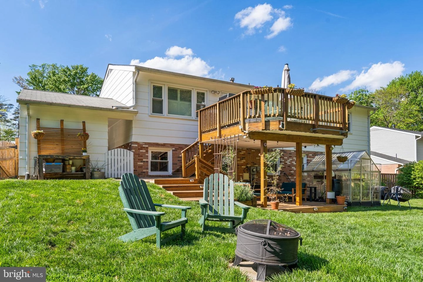 Exterior - 8713 Kerry Ln, Springfield, VA 22152 photo 13 of 22