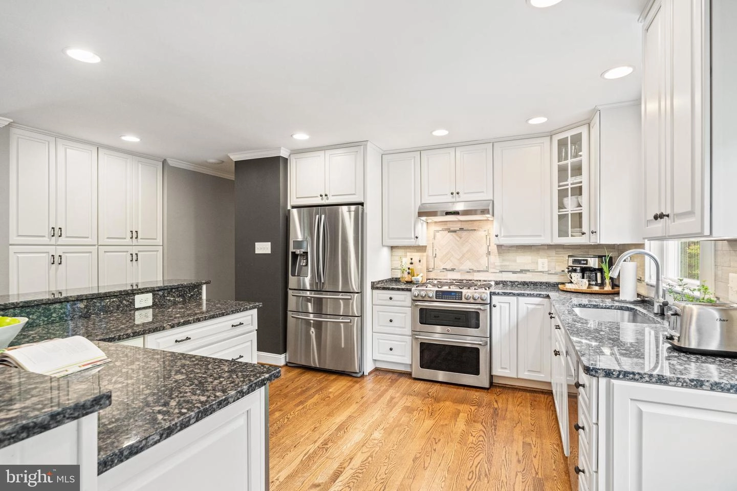 Kitchen - 8713 Kerry Ln, Springfield, VA 22152 photo 3 of 8