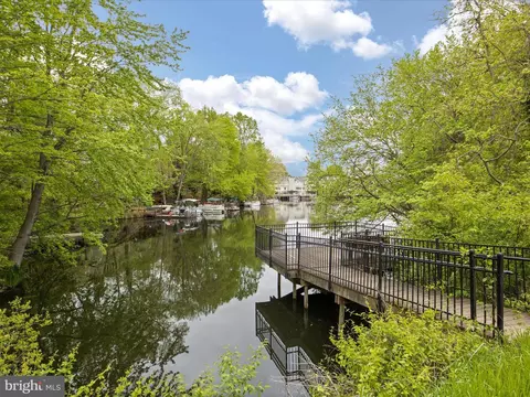 View/Area - 2005 Cutwater Ct, Reston, VA 20191 photo 5 of 5