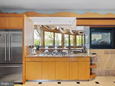 Kitchen - 2005 Cutwater Ct, Reston, VA 20191 photo 5 of 9