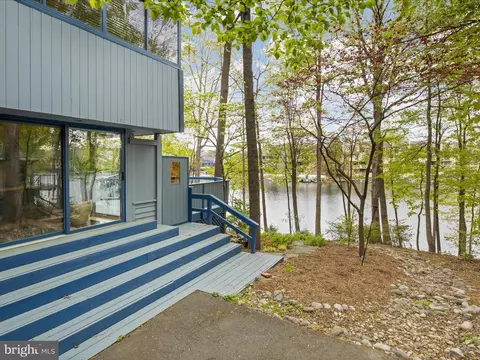 Exterior - 2005 Cutwater Ct, Reston, VA 20191 photo 12 of 15