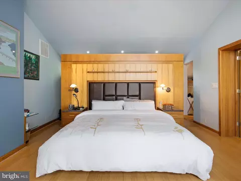 Bedroom - 2005 Cutwater Ct, Reston, VA 20191 photo 4 of 8