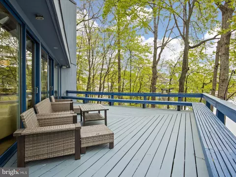 Exterior - 2005 Cutwater Ct, Reston, VA 20191 photo 10 of 15
