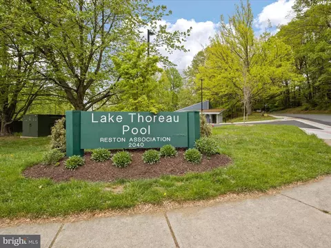 View/Area - 2005 Cutwater Ct, Reston, VA 20191 photo 4 of 5