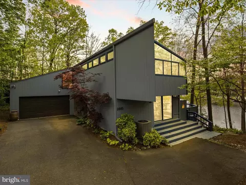 2005 Cutwater Ct, Reston, VA 20191