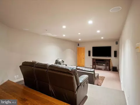 Living - 2005 Cutwater Ct, Reston, VA 20191 photo 8 of 8