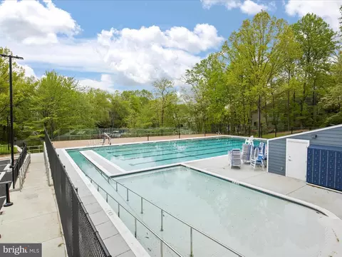 Exterior - 2005 Cutwater Ct, Reston, VA 20191 photo 13 of 15