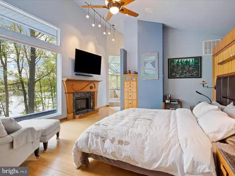 Bedroom - 2005 Cutwater Ct, Reston, VA 20191 photo 2 of 8