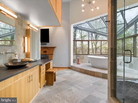 Kitchen - 2005 Cutwater Ct, Reston, VA 20191 photo 9 of 9
