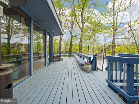 Exterior - 2005 Cutwater Ct, Reston, VA 20191 photo 11 of 15