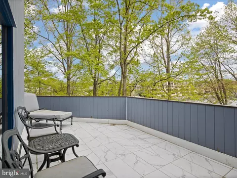 Exterior - 2005 Cutwater Ct, Reston, VA 20191 photo 5 of 15