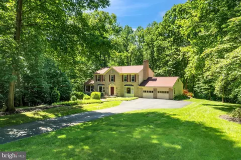 11521 Clara Barton Dr, Fairfax Station, VA 22039
