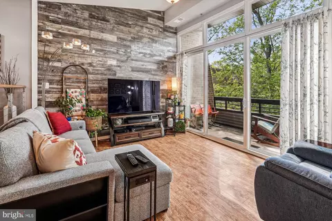 11614 Ivystone Ct #301, Reston, VA 20191