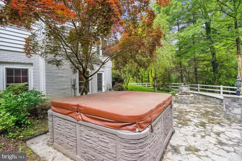 7311 Beechwood Dr, Springfield, VA 22153 photo 9