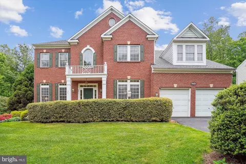 7311 Beechwood Dr, Springfield, VA 22153 photo 2