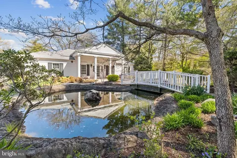 Exterior - 7600 Tremayne Pl #103, Mclean, VA 22102 photo 4 of 7