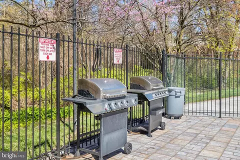 Exterior - 7600 Tremayne Pl #103, Mclean, VA 22102 photo 6 of 7