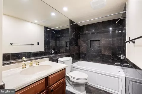 Bath - 7600 Tremayne Pl #103, Mclean, VA 22102 photo 1 of 2