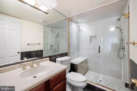 Bath - 7600 Tremayne Pl #103, Mclean, VA 22102 photo 2 of 2