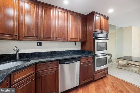 Kitchen - 7600 Tremayne Pl #103, Mclean, VA 22102 photo 4 of 5