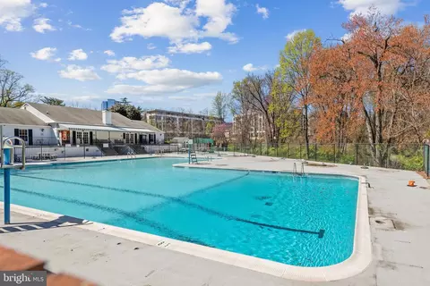 Exterior - 7600 Tremayne Pl #103, Mclean, VA 22102 photo 5 of 7