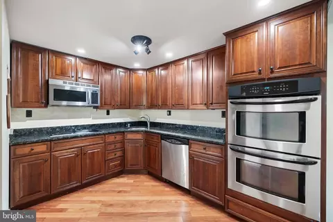 Kitchen - 7600 Tremayne Pl #103, Mclean, VA 22102 photo 3 of 5