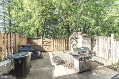 8054 Powderbrook Ln, Springfield, VA 22153 photo 21